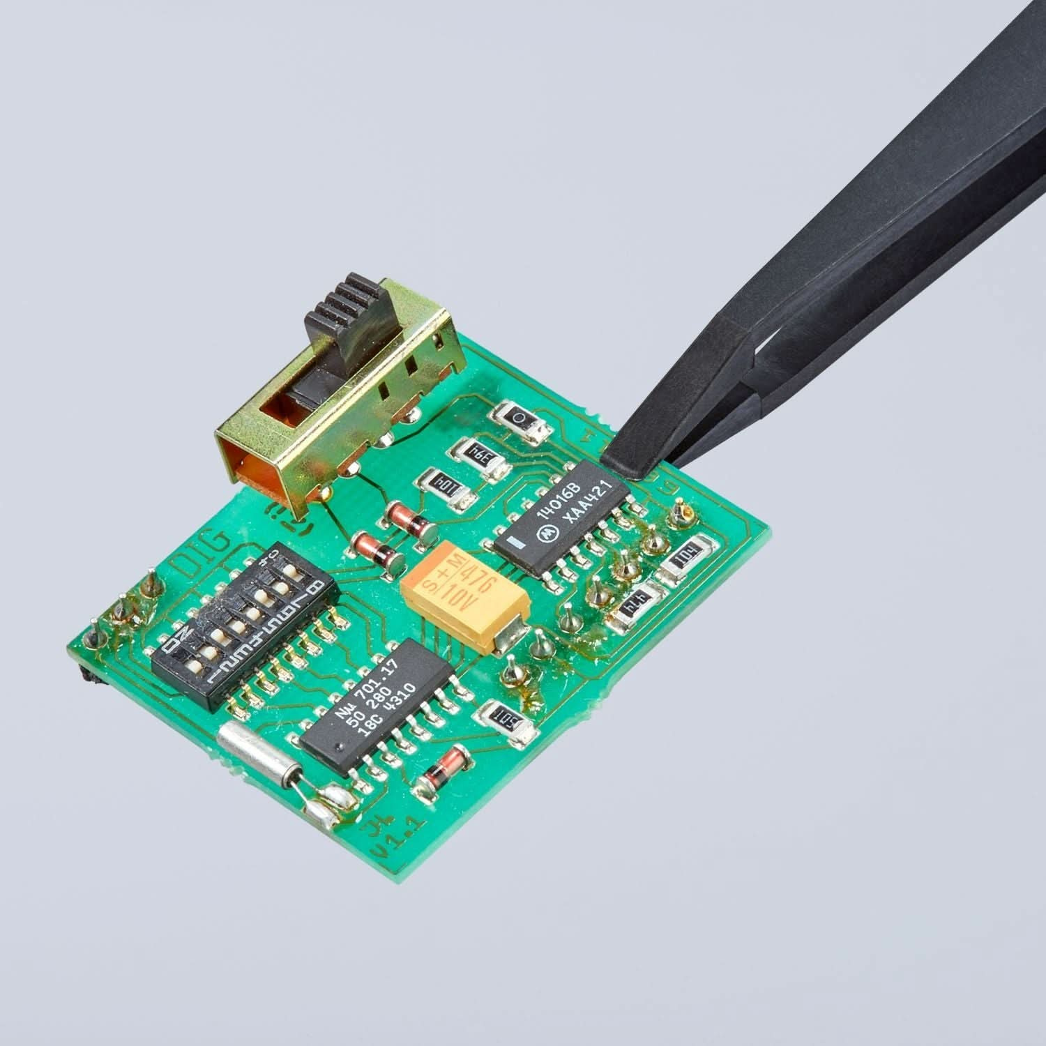 92 09 04 ESD-40368540_5.jpg