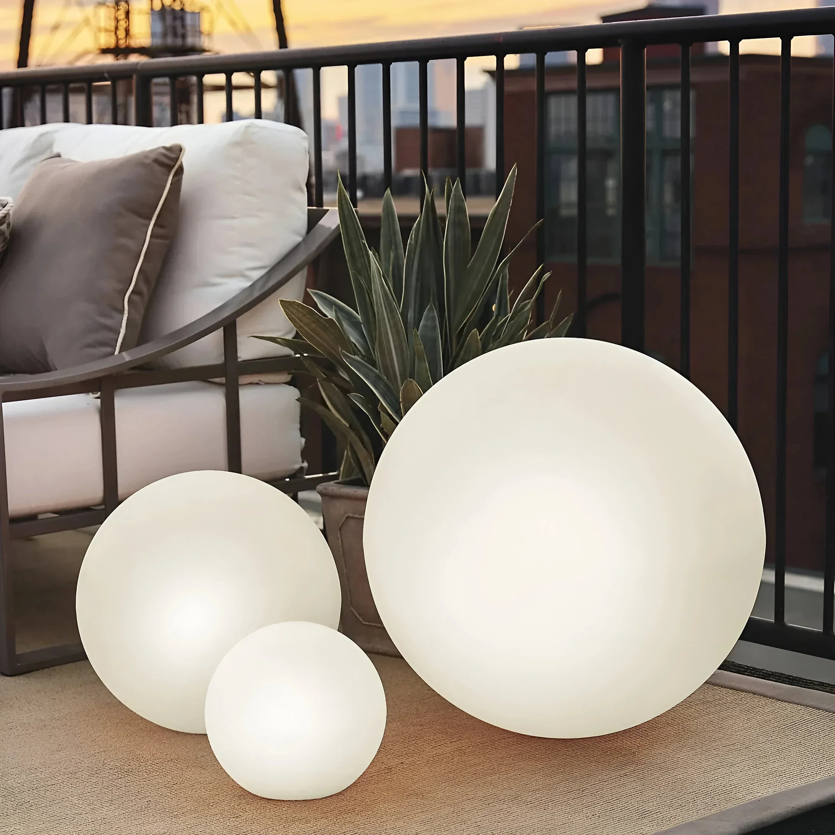lumiglobe-weatherproof-garden-light-41190642_6.jpg